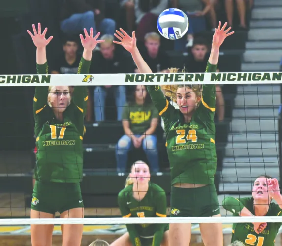 Wildcats volleyball falls at league-leading GVSU